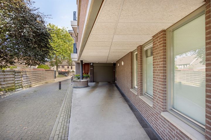 View photo 39 of Achterkerkstraat 58-B