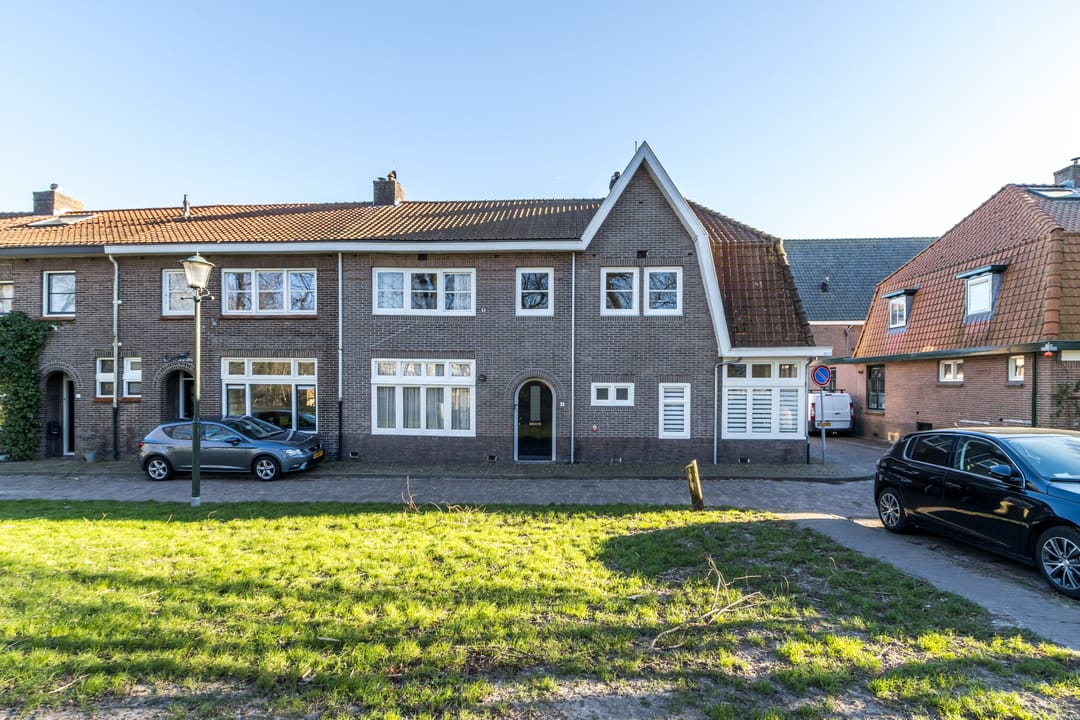 Foto 1 van Burgemeester de Raadtsingel 8*