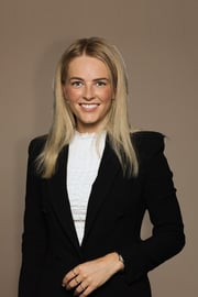 Debbie Olde Scholtenhuis - Commercieel Medewerker