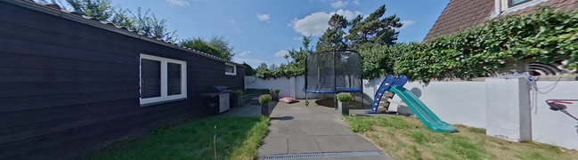 Bekijk 360° foto van Achtertuin van Julianaweg 61