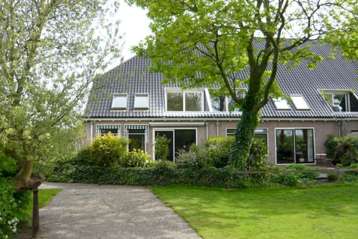 View photo 2 of Oostdijk 12-C