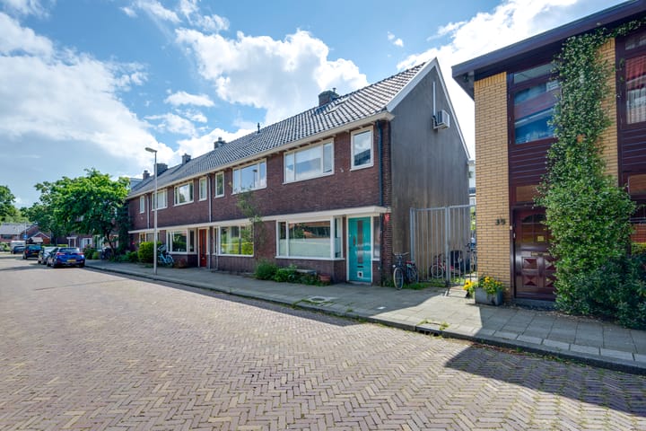 Photo 34 of M. van Meelstraat 45