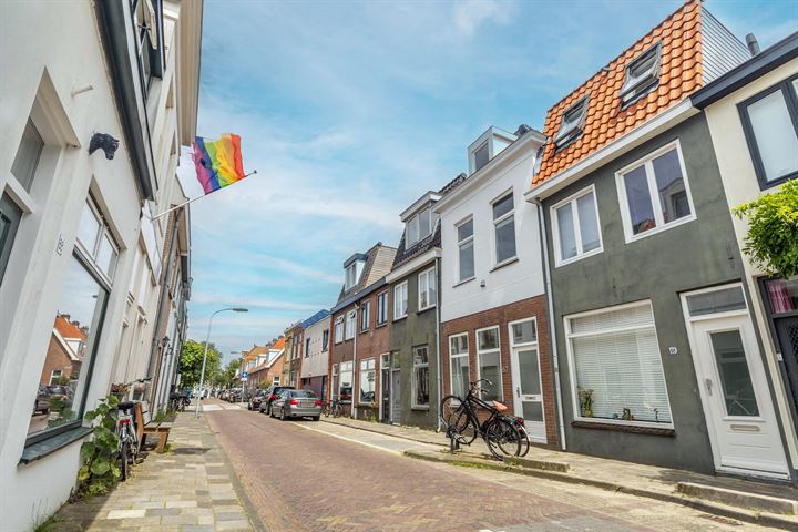 View photo 1 of Oranjeboomstraat 67