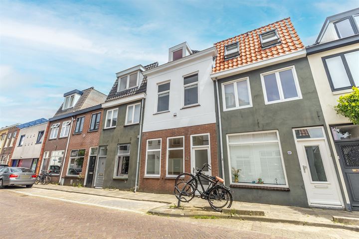 View photo 2 of Oranjeboomstraat 67