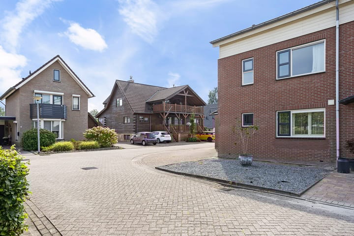 Foto 2 van Helmkruid 6