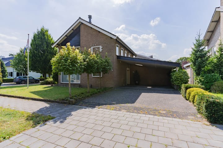 Foto 2 van Burg. van Lithstraat 12