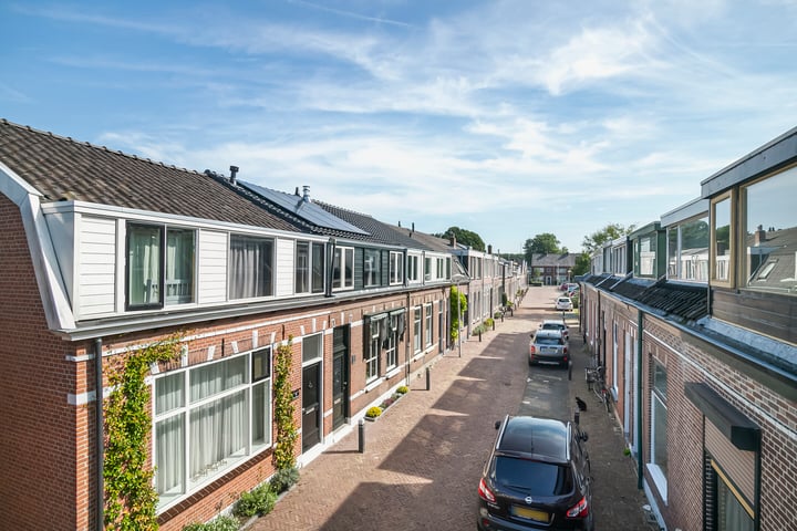 View photo 6 of J.W.C. Bloemstraat 11