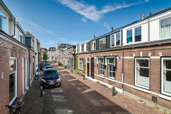 View photo 7 of J.W.C. Bloemstraat 11