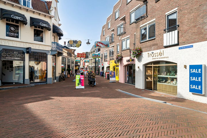 View photo 33 of J.W.C. Bloemstraat 11