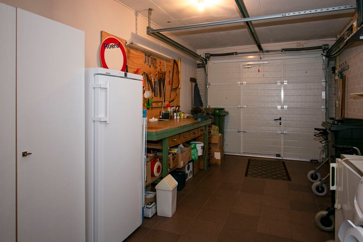 View photo 29 of Moesemanstraat 34