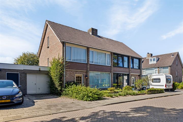 View photo 1 of Schoolstraat 51