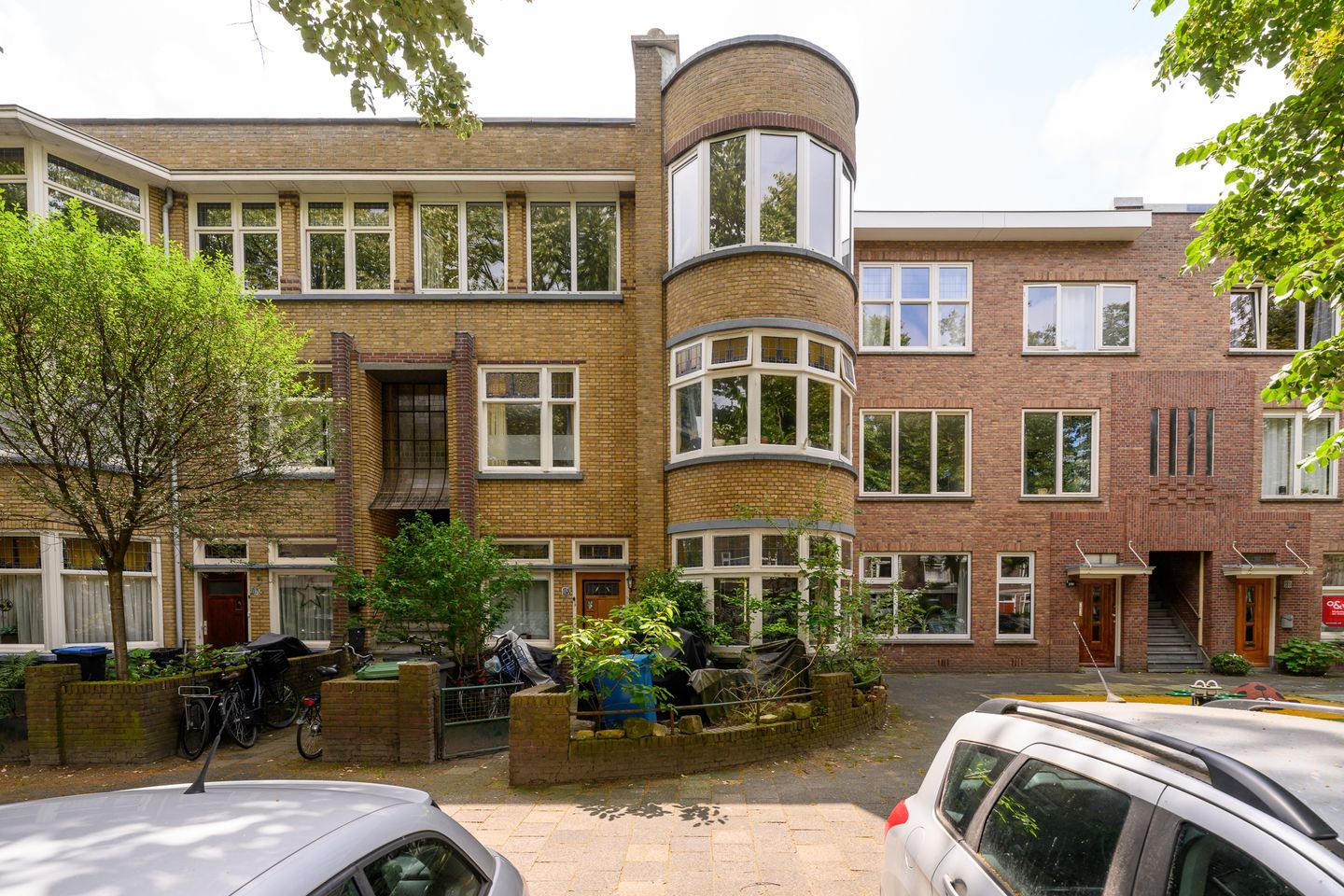 Foto 1 van Caan van Necklaan 202