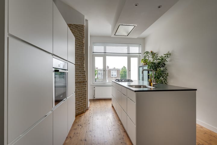 Foto 2 van Caan van Necklaan 202