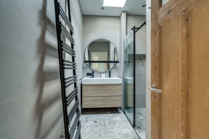 Foto 3 van Caan van Necklaan 202