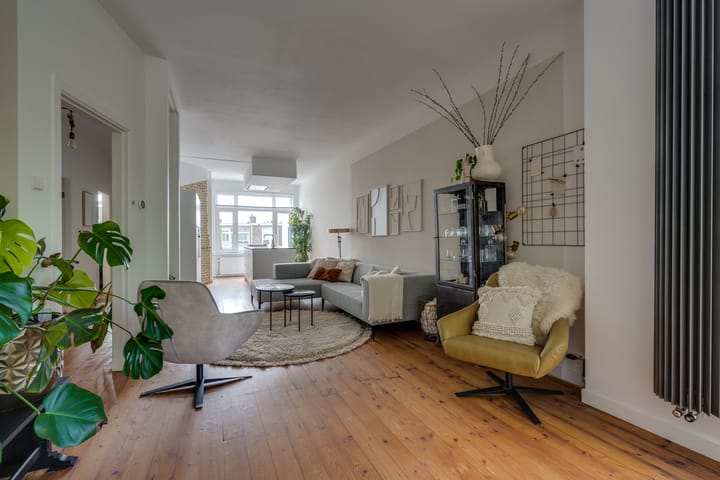 Foto 8 van Caan van Necklaan 202