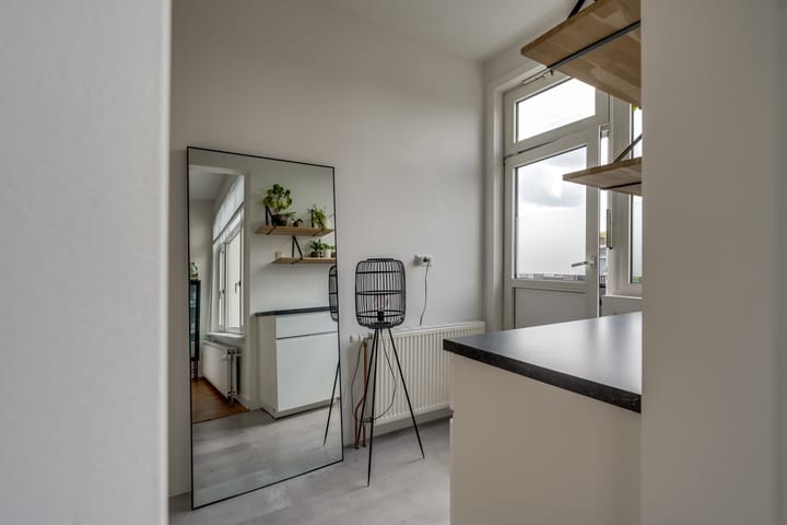 Foto 14 van Caan van Necklaan 202