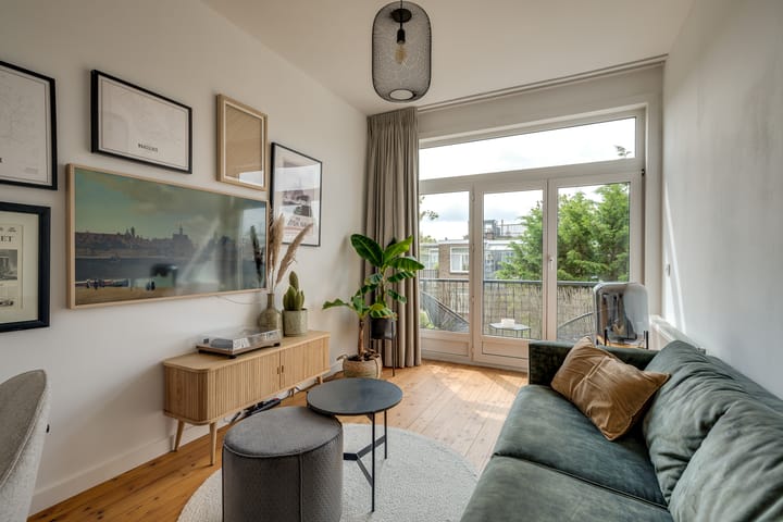 Foto 23 van Caan van Necklaan 202