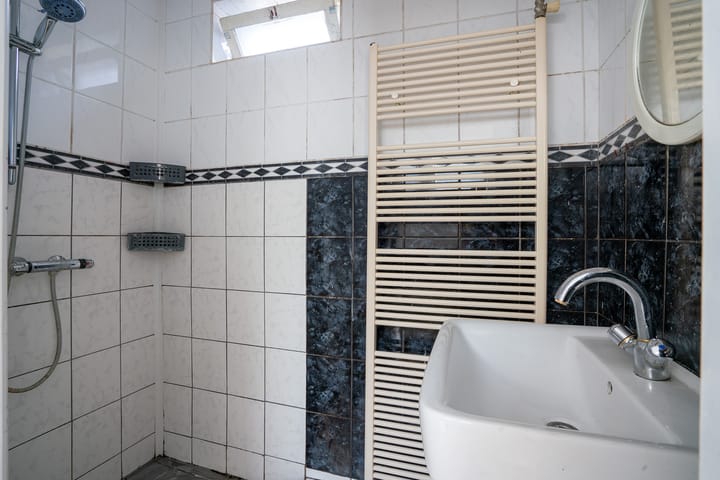 Foto 12 van Middenweg 16