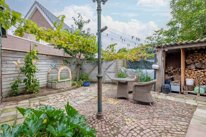 Photo 31 of Sint Odulphusstraat 4