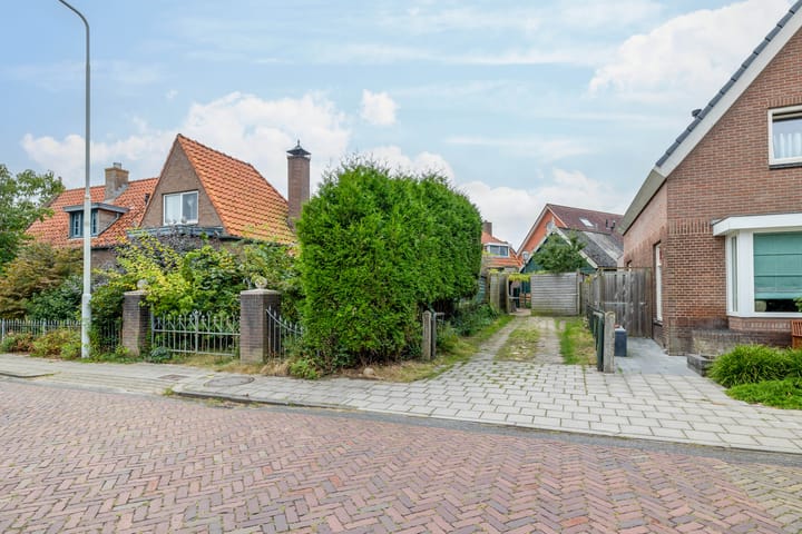 Photo 38 of Sint Odulphusstraat 4