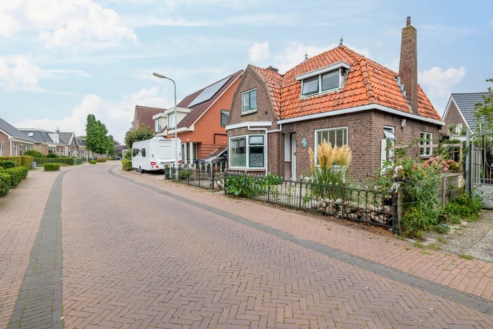 Bekijk foto 40 van Sint Odulphusstraat 4