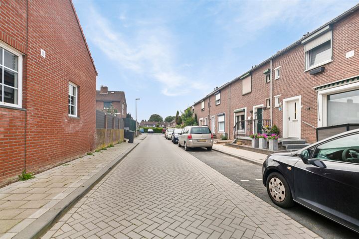 Bekijk foto 4 van Middelburgstraat 11