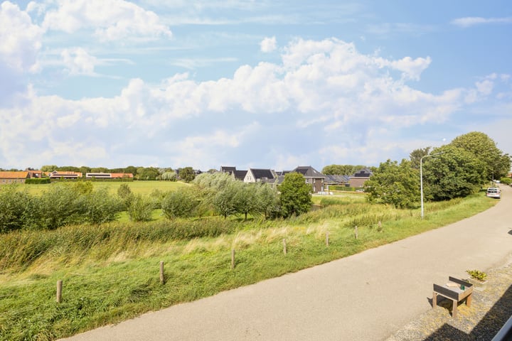 Bekijk foto 32 van Zuiddijk 51