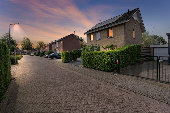 Bekijk foto 5 van Korenbloemstraat 15