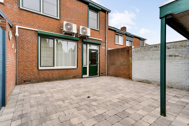 View photo 21 of Jacobastraat 18