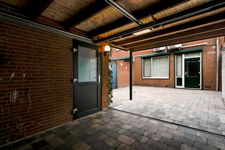 View photo 22 of Jacobastraat 18