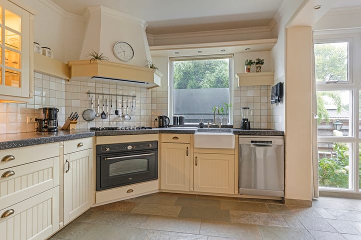 Photo 18 of Stationsweg 15