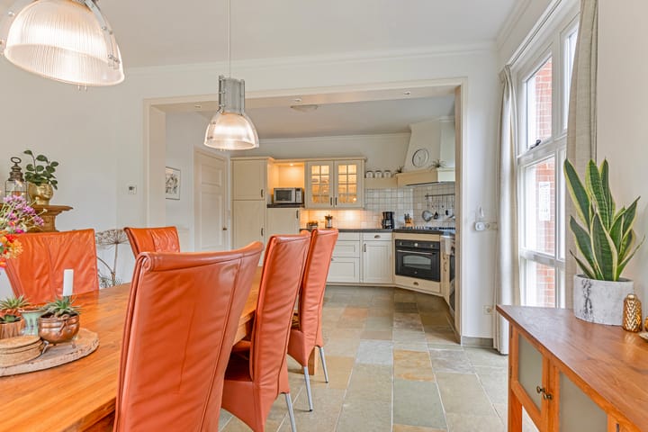 Photo 20 of Stationsweg 15