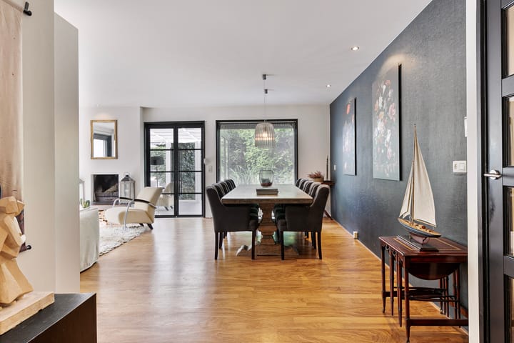 Foto 15 van van Middelhovenstraat 36