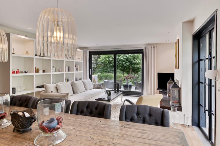 Foto 18 van van Middelhovenstraat 36