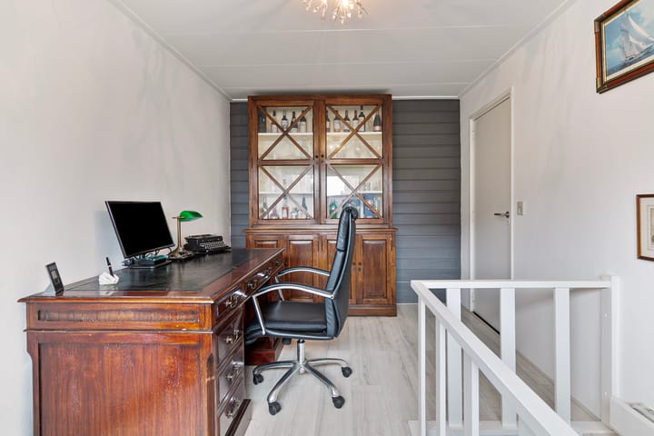 Foto 31 van van Middelhovenstraat 36