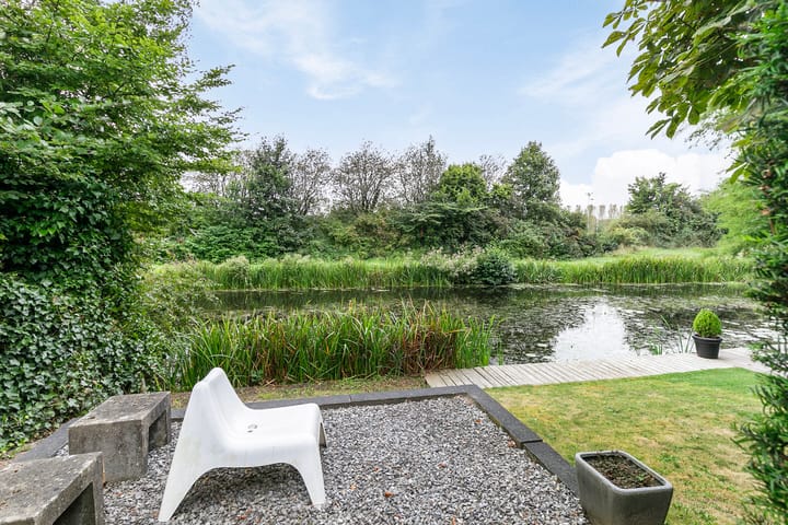 Foto 45 van van Middelhovenstraat 36