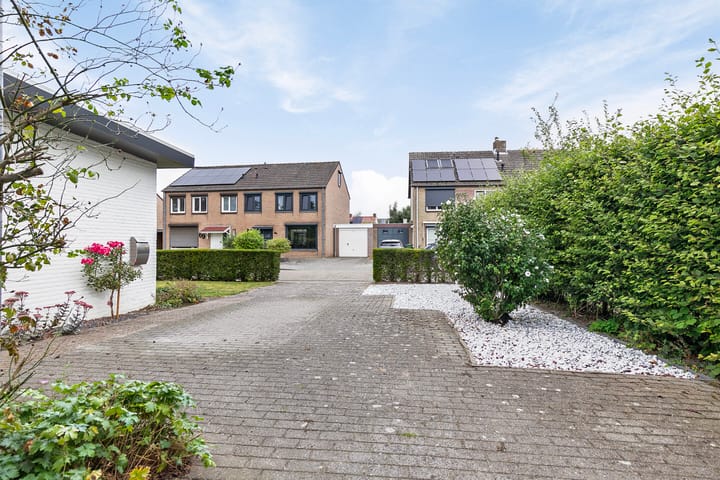 Foto 47 van van Middelhovenstraat 36