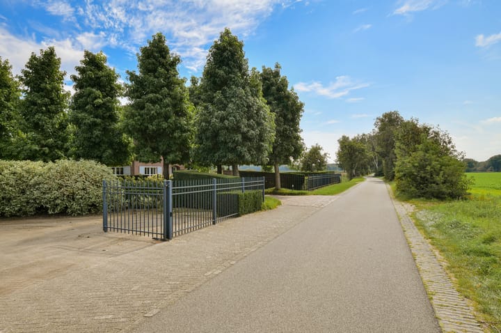 Foto 69 van Moerdijkse Postbaan 111