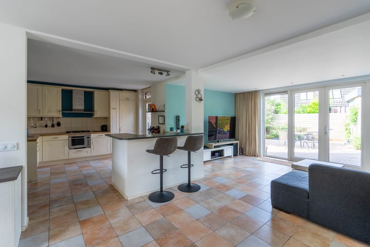 Foto 8 van Carry van Bruggenweg 13