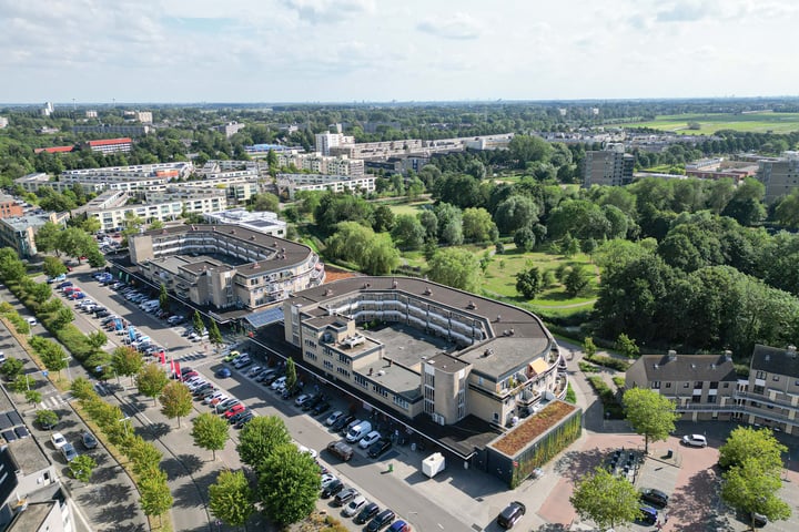 Bekijk foto 30 van Carry van Bruggenweg 13