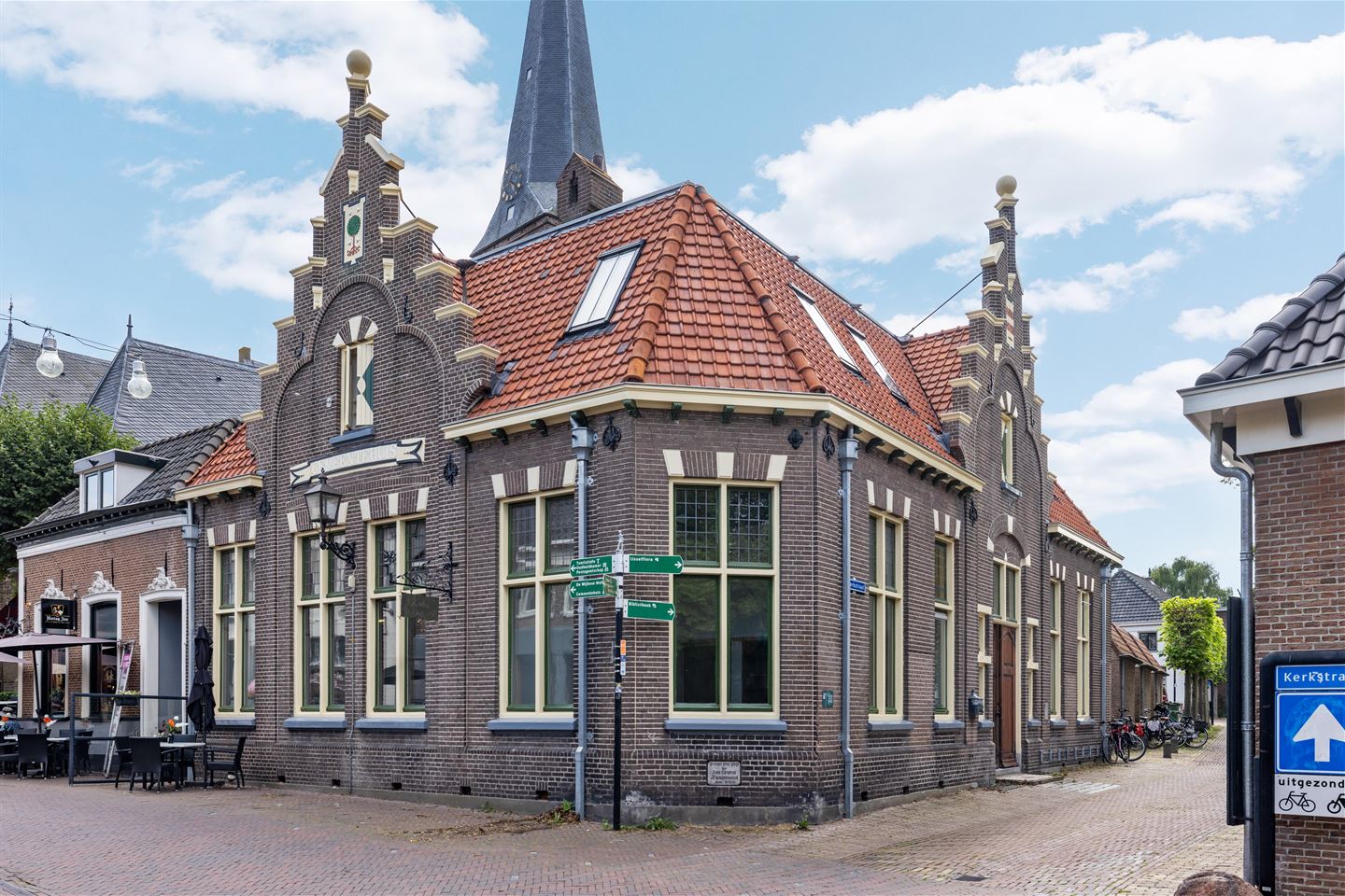 Bekijk foto 1 van Kerkstraat 1