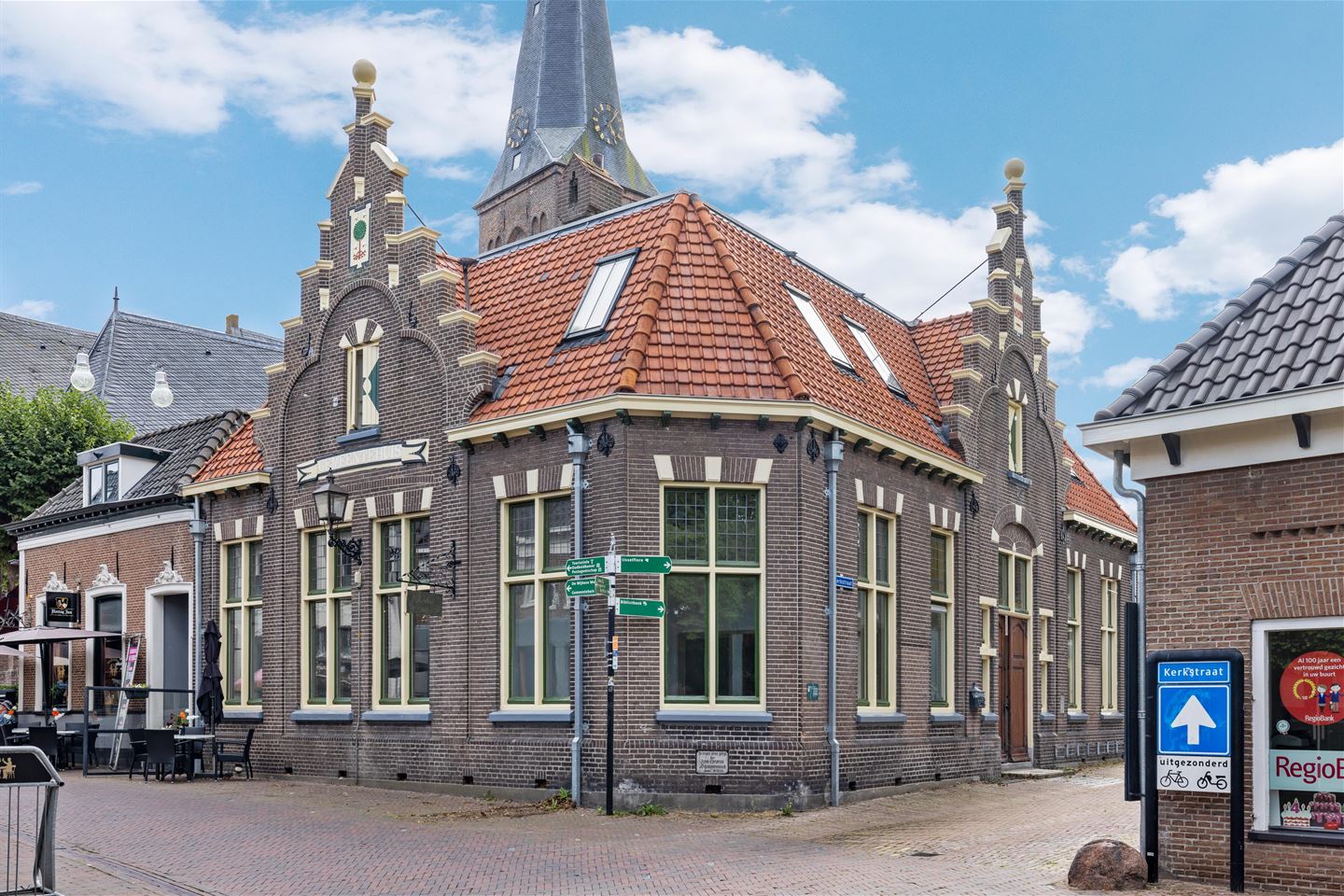 Bekijk foto 2 van Kerkstraat 1