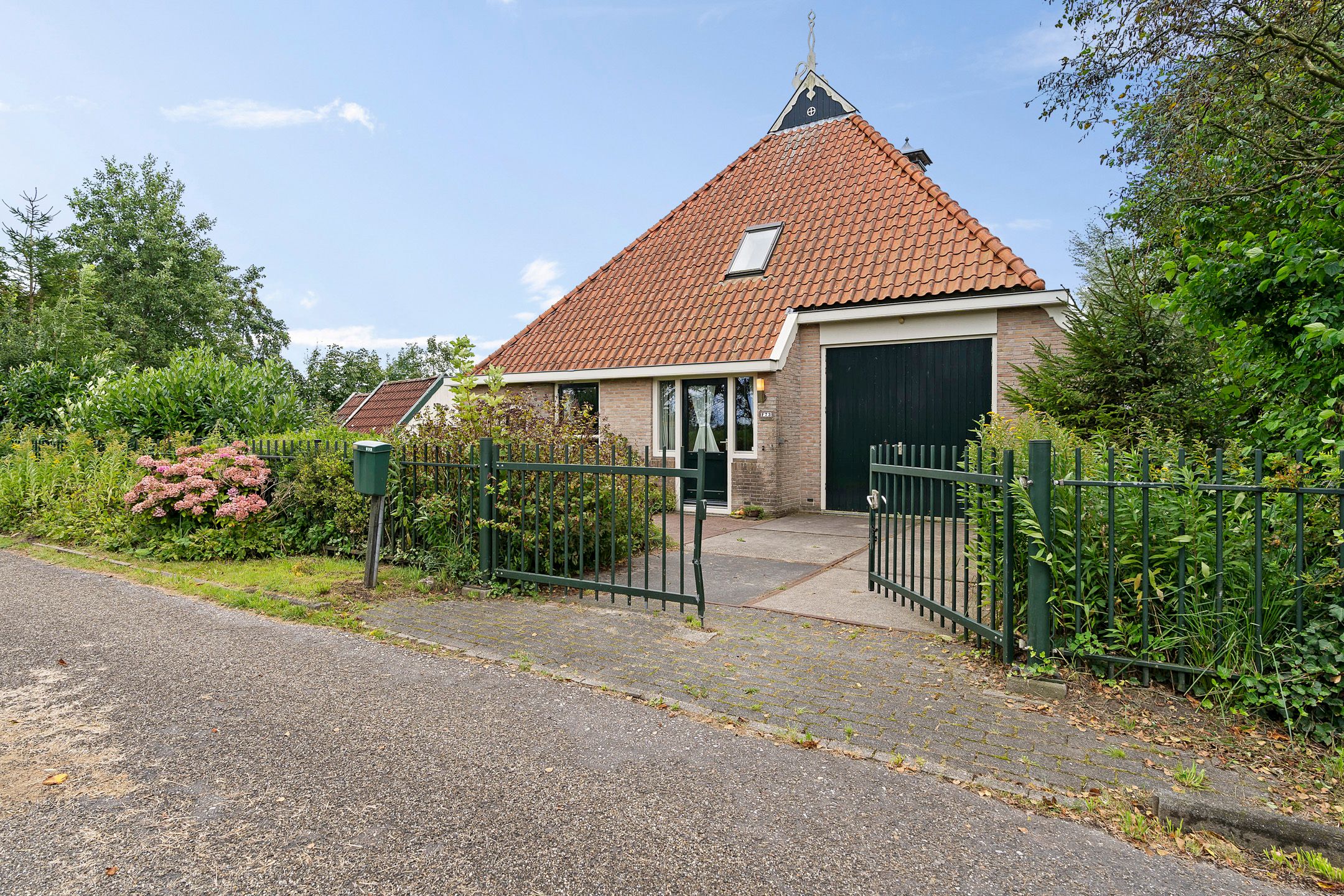 Photo 6 of Bartlehiem F 73