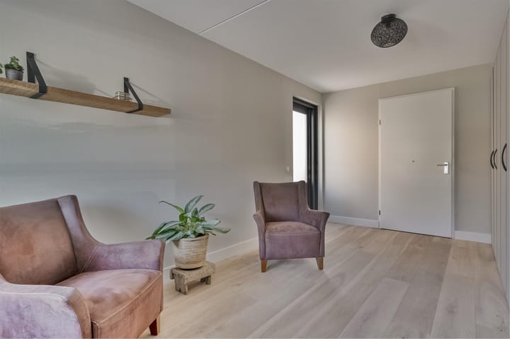 Photo 27 of Hans Lodeizenstraat 73