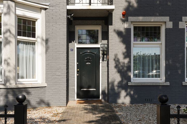 View photo 10 of Raadhuisstraat 11