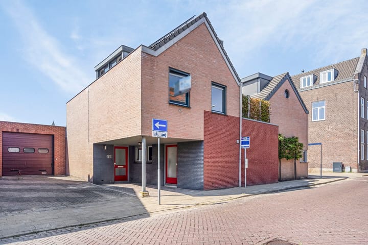 Photo 1 of Heugemerstraat 92