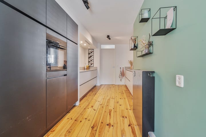 Photo 8 of Heugemerstraat 92