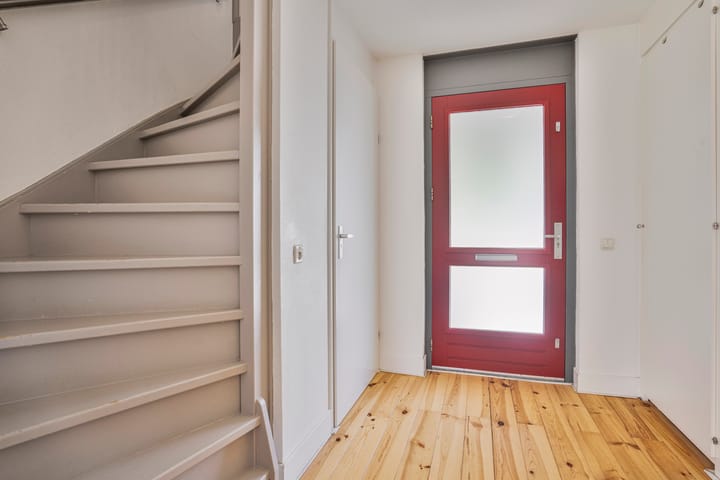 Photo 12 of Heugemerstraat 92