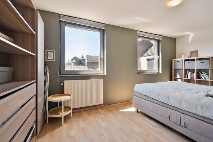 Photo 14 of Heugemerstraat 92