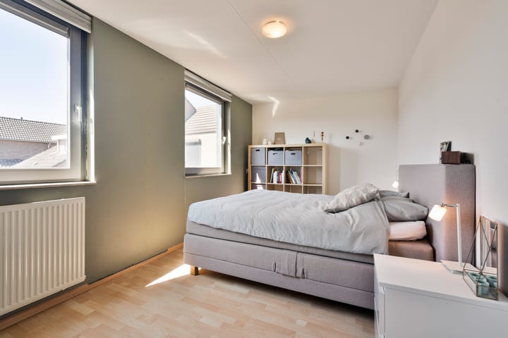 Photo 15 of Heugemerstraat 92